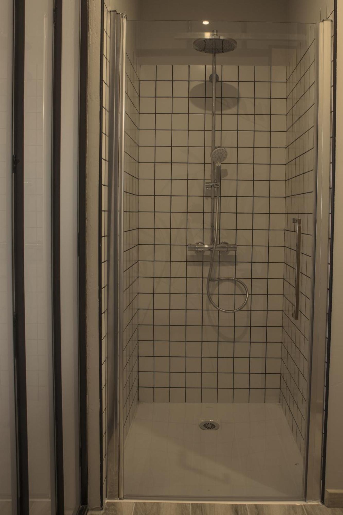 L'Hotel Du Garage Des Cevennes 앙뒤즈 객실 사진